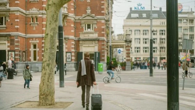 How Vacuum Packing Bags for Travel Help Organize Overpacked Suitcases